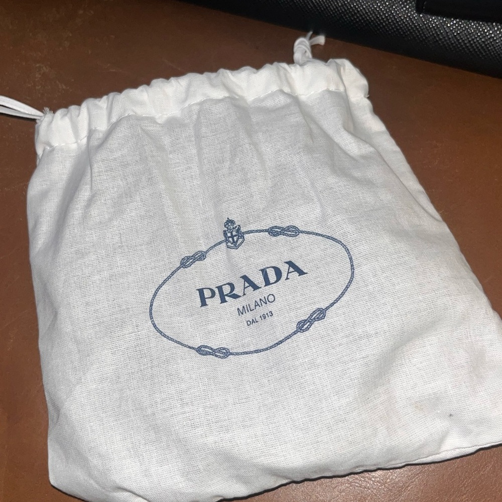 Medium Saffiano leather Prada
Monochrome bag - Picture 9 of 12